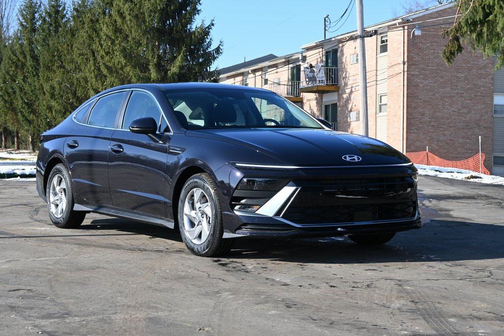 2026 Hyundai Sonata SE's photo