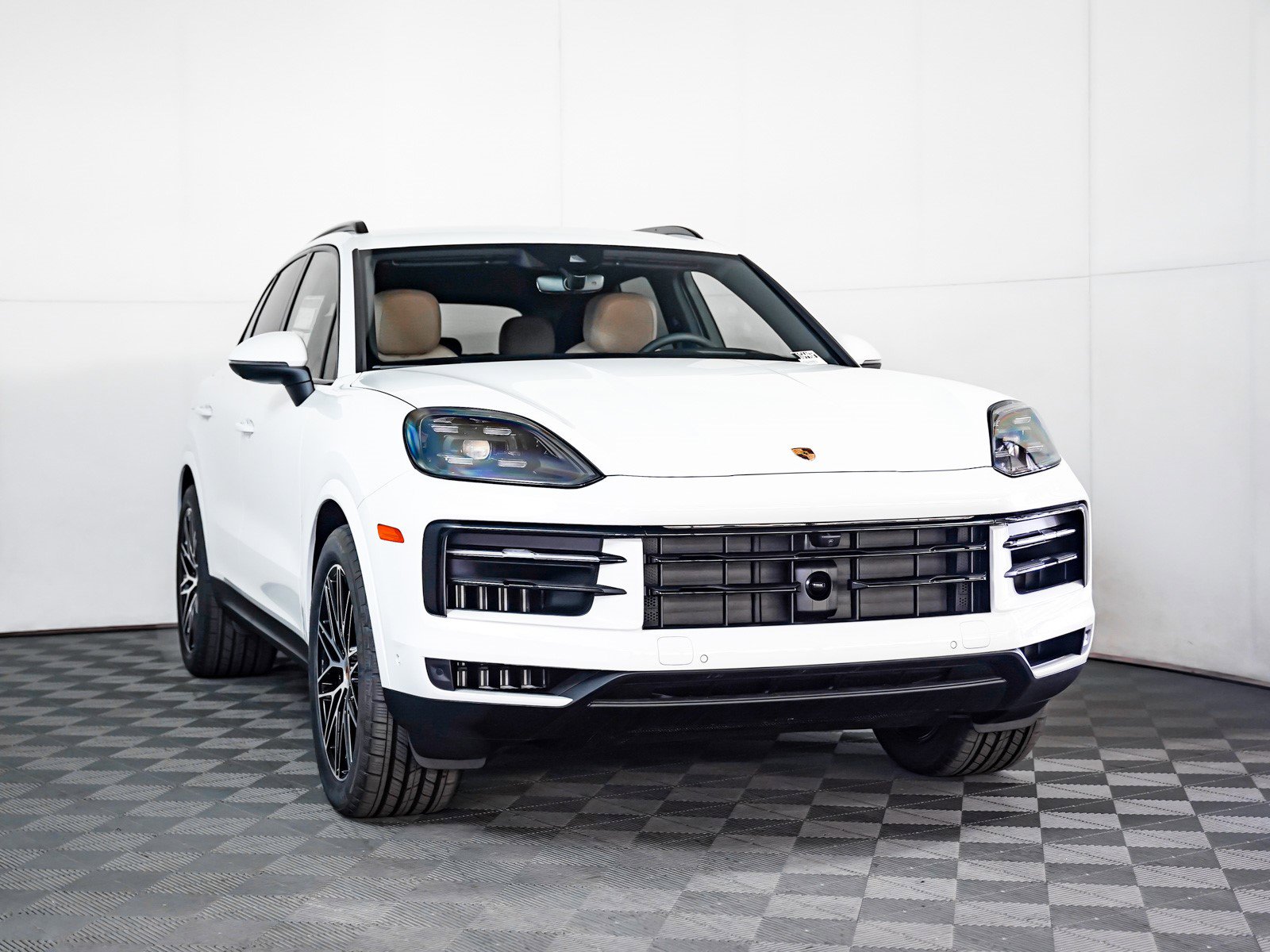 2025 Porsche Cayenne photo 8