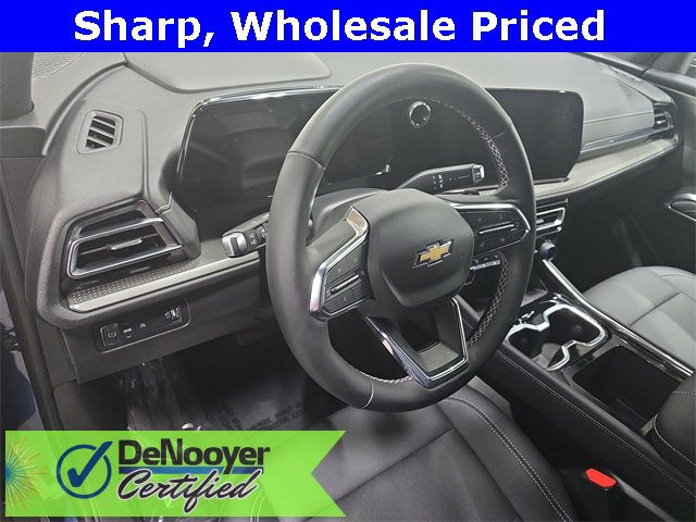 2025 Chevrolet Traverse photo 14