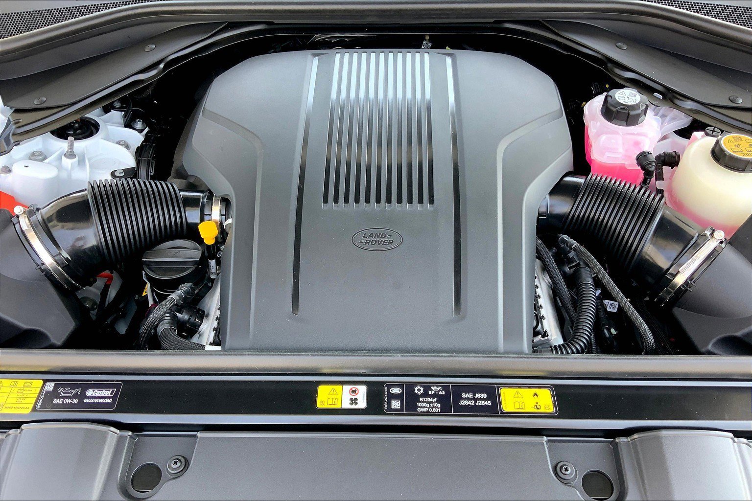 2025 Land Rover Range Rover SE photo 7