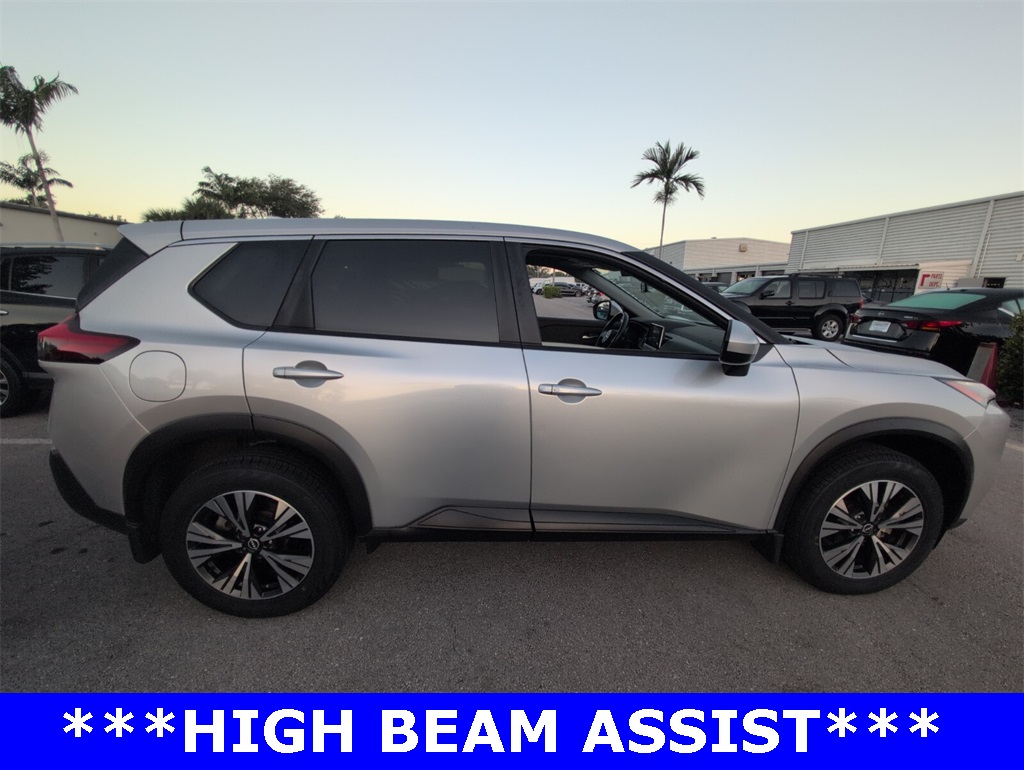2023 Nissan Rogue SV photo 12
