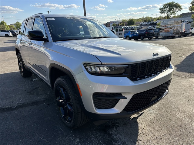 2025 Jeep Grand Cherokee Altitude X photo 4