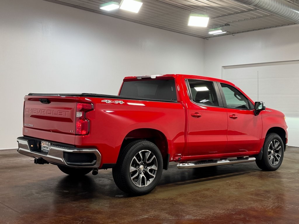 2022 Chevrolet Silverado 1500 LT photo 2