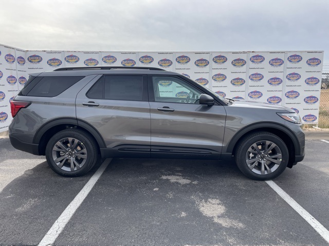 2026 Ford Explorer Active's photo