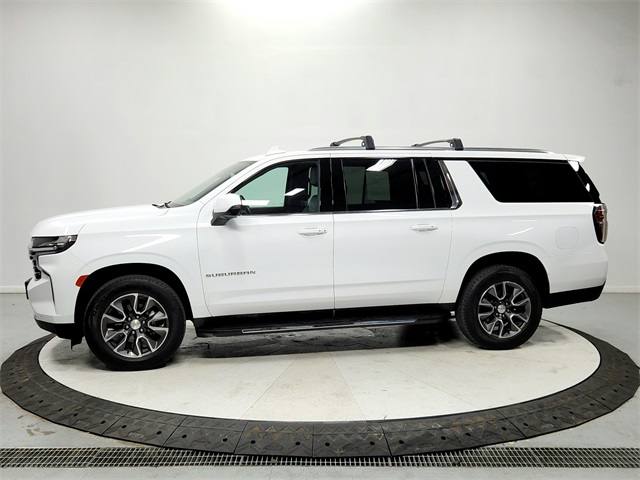 2024 Chevrolet Suburban LT photo 4