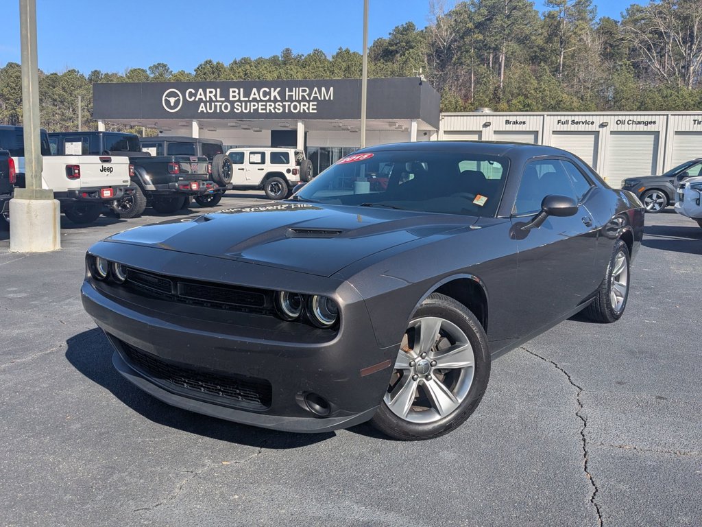 2015 Dodge Challenger SXT's photo