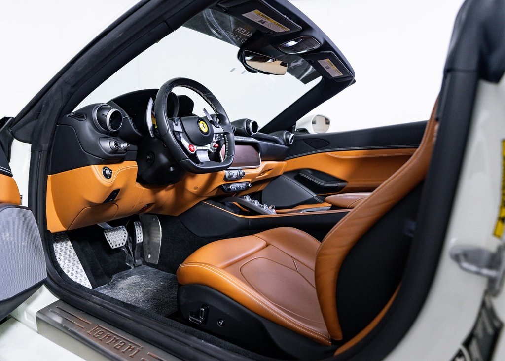 Certified Used 2020 Bianco Avus Ferrari Base image 17