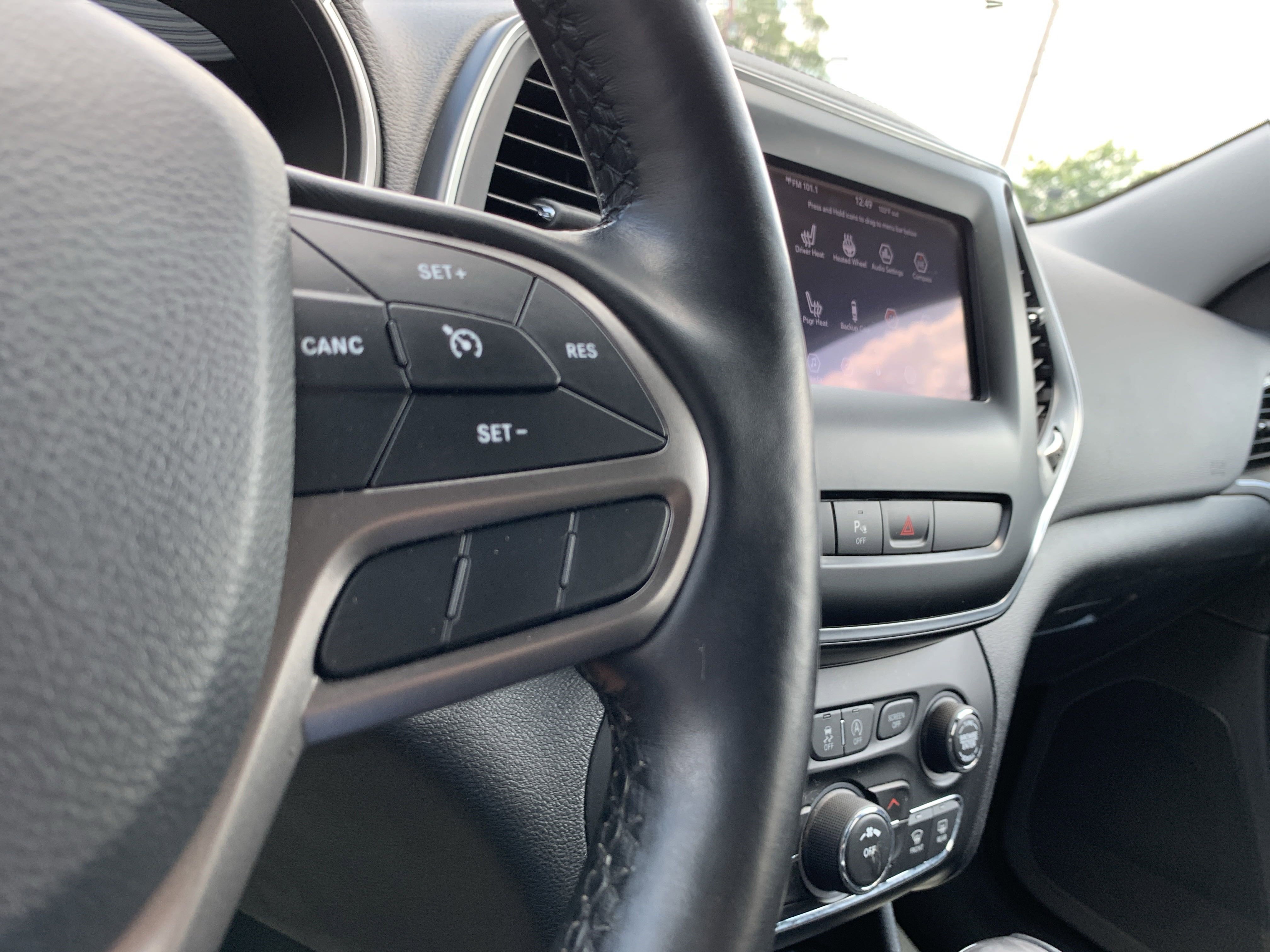 2020 Jeep Cherokee Latitude photo 16