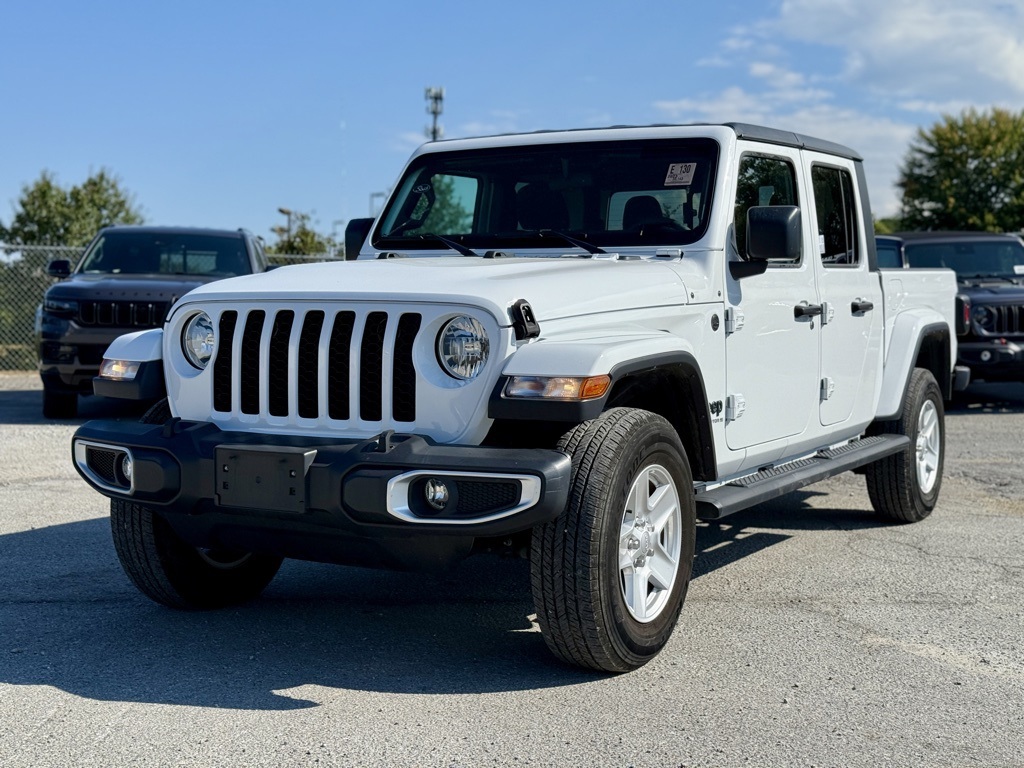 2023 Jeep Gladiator Sport photo 2