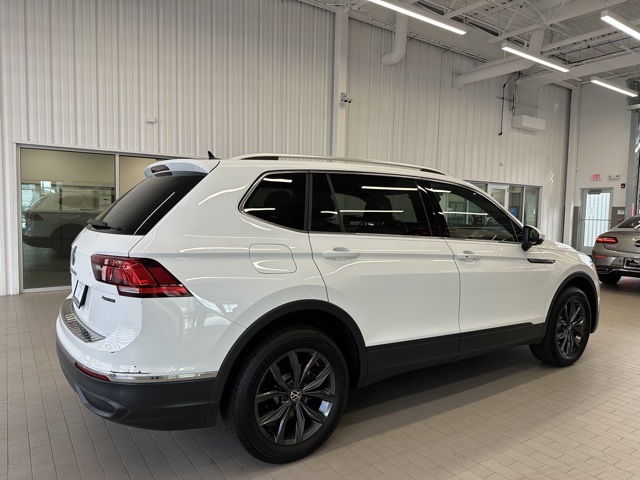 2022 Volkswagen Tiguan SE photo 3