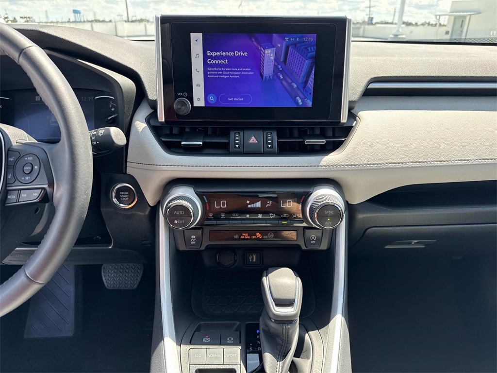 2023 Toyota RAV4 XLE Premium photo 24