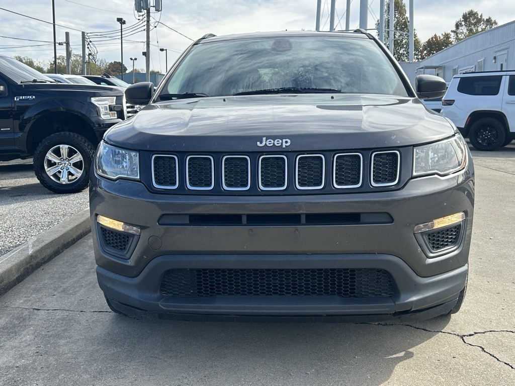 2018 Jeep Compass Sport photo 2