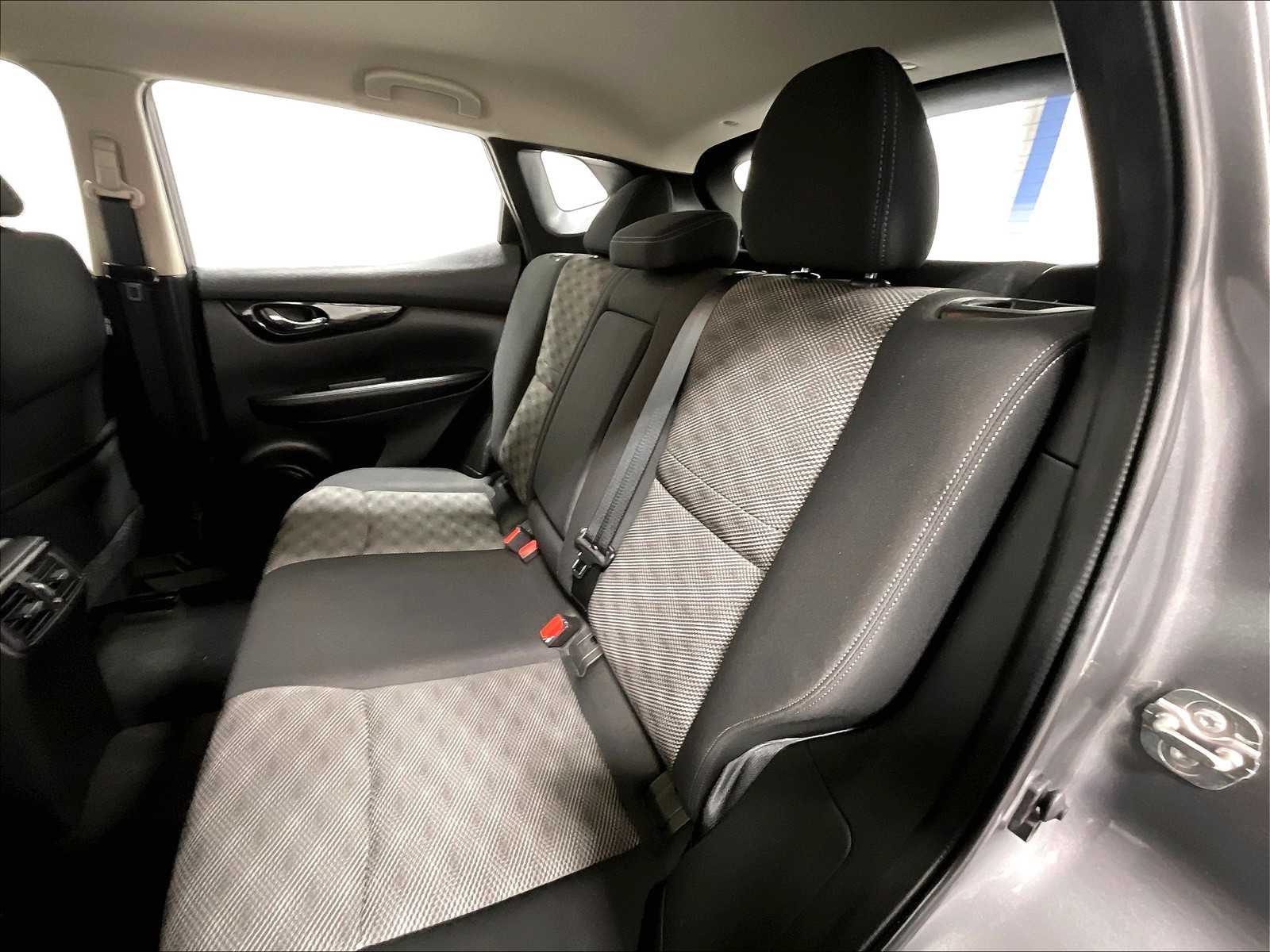 2019 Nissan Rogue Sport SV photo 15