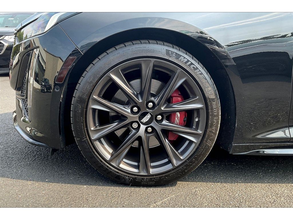2021 Cadillac CT5 V photo 8