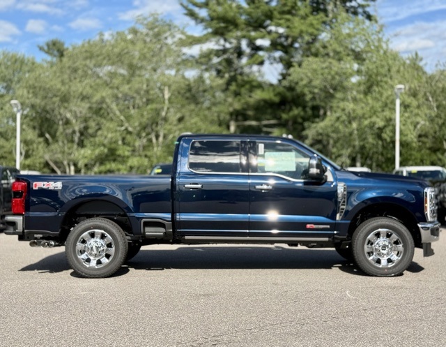 2025 Ford F-350 Lariat photo 3