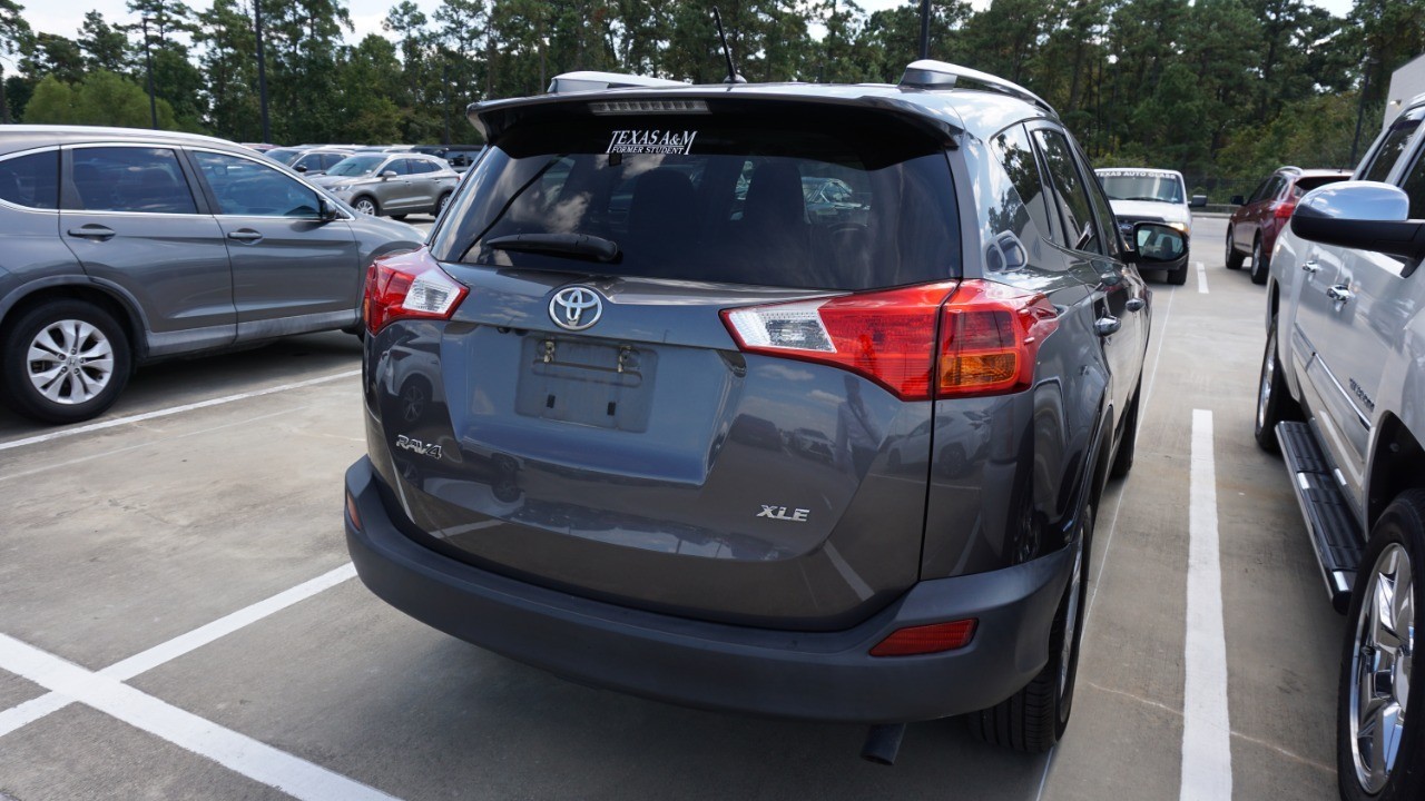 2013 Toyota RAV4 XLE photo 3