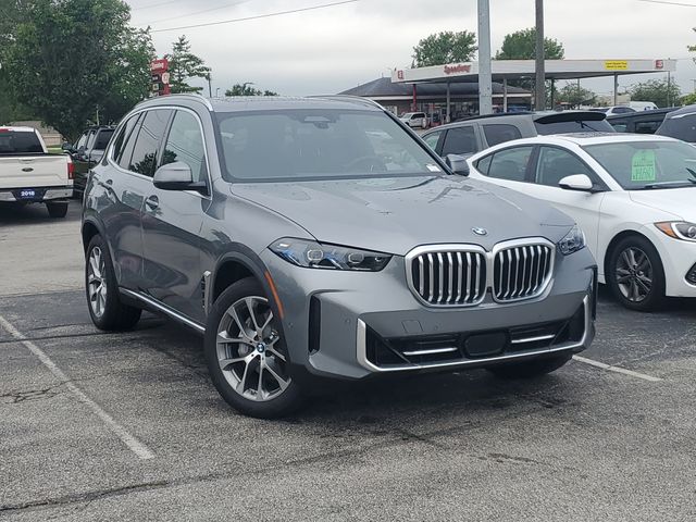 New 2026 Gray Metallic BMW xDrive40i image 1