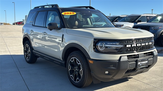 2025 Ford Bronco Sport Outer Banks's photo