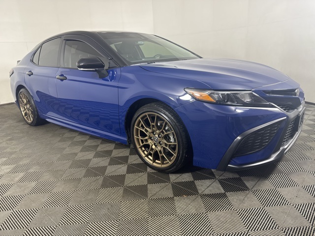 2023 Toyota Camry SE's photo