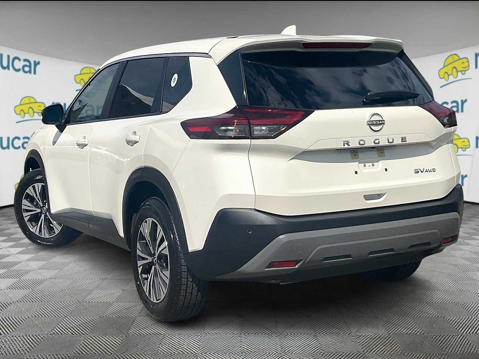 2023 Nissan Rogue SV photo 4