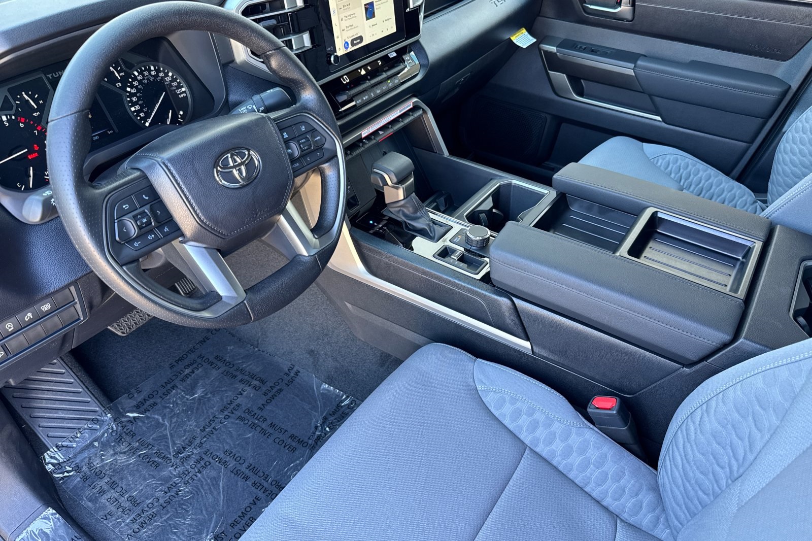 2025 Toyota Tundra SR5 CrewMax photo 11