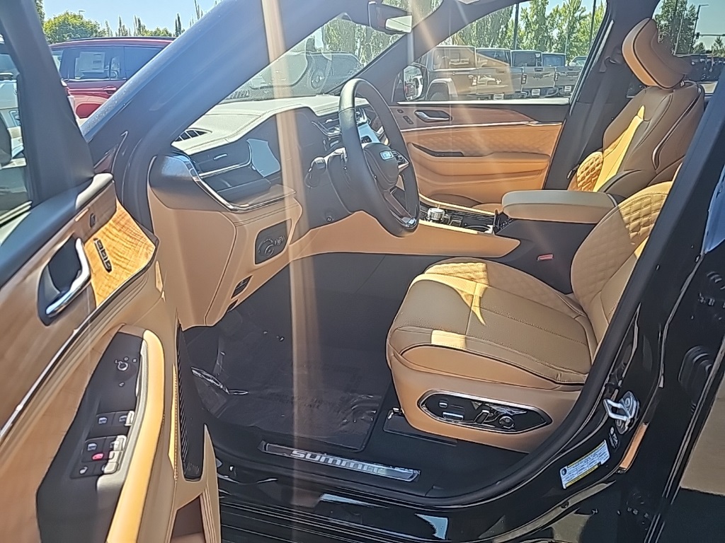 2025 Jeep Grand Cherokee L Summit Reserve photo 13