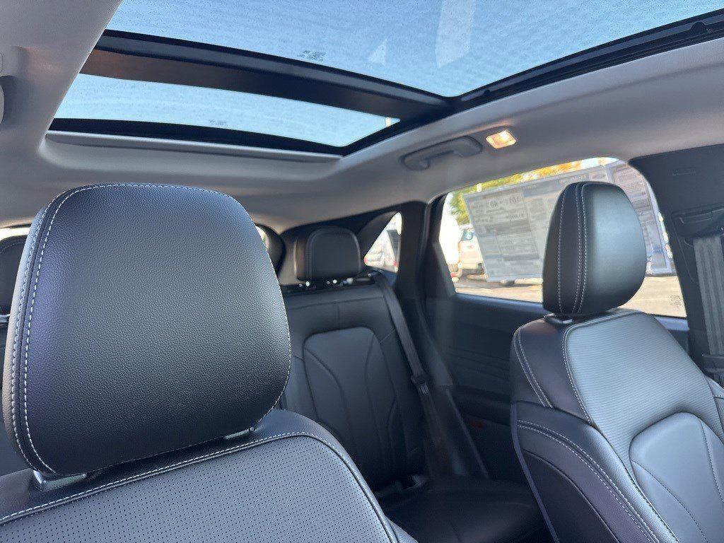 2025 Ford Escape Plug-In Hybrid photo 14