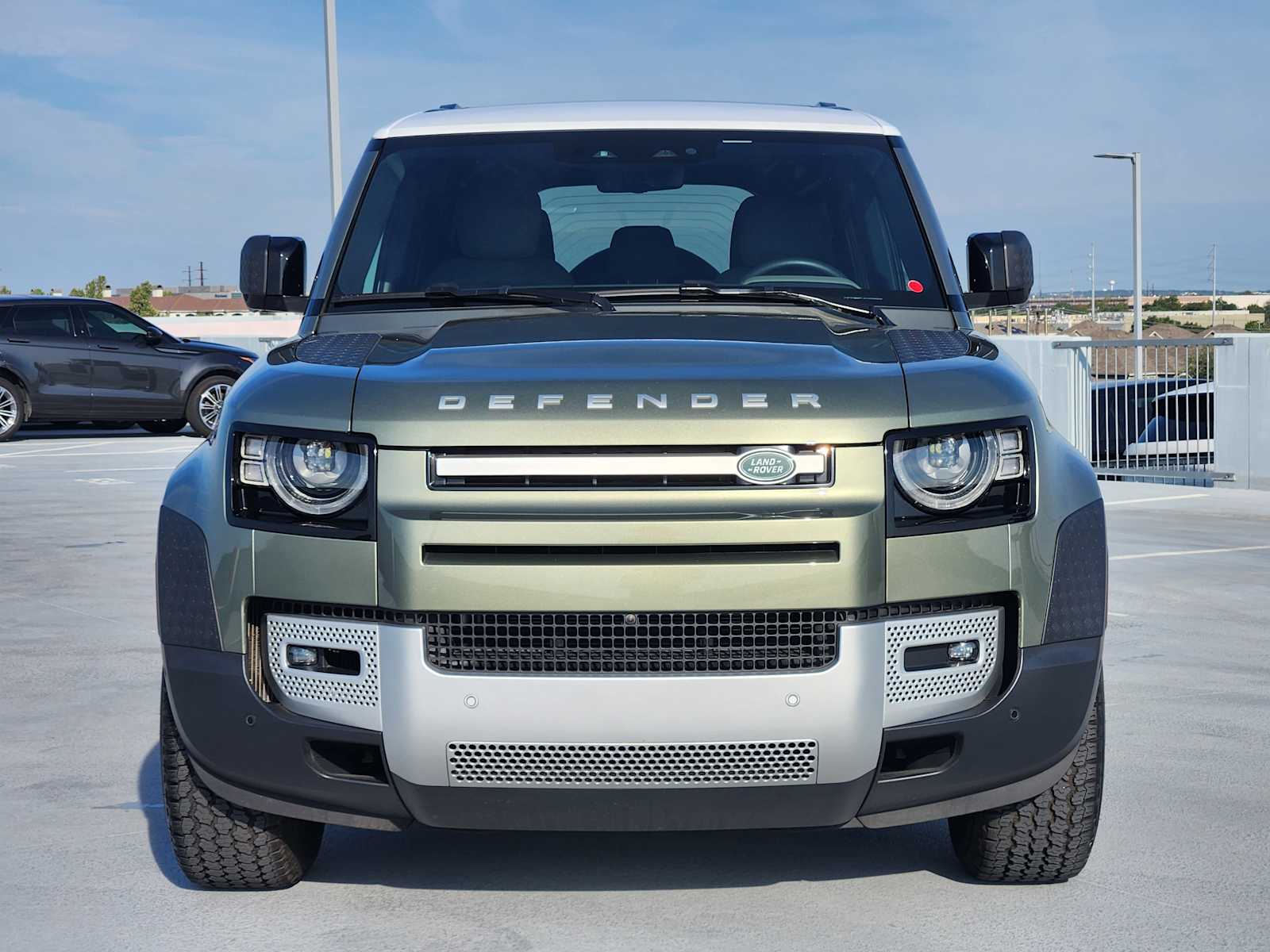 2024 Land Rover Defender S photo 2