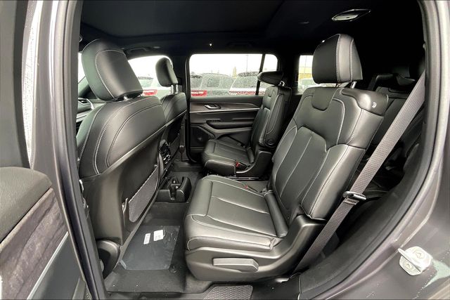 2025 Jeep Grand Cherokee Limited photo 10