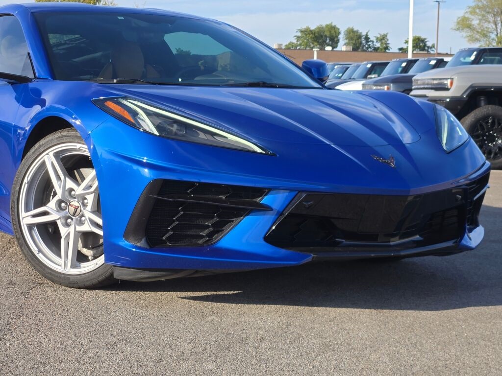 2021 Chevrolet Corvette Stingray 2LT photo 2