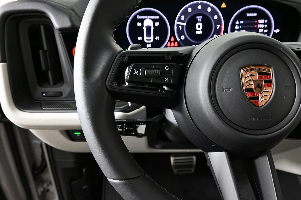 2026 Porsche Cayenne GTS Coupe photo 8