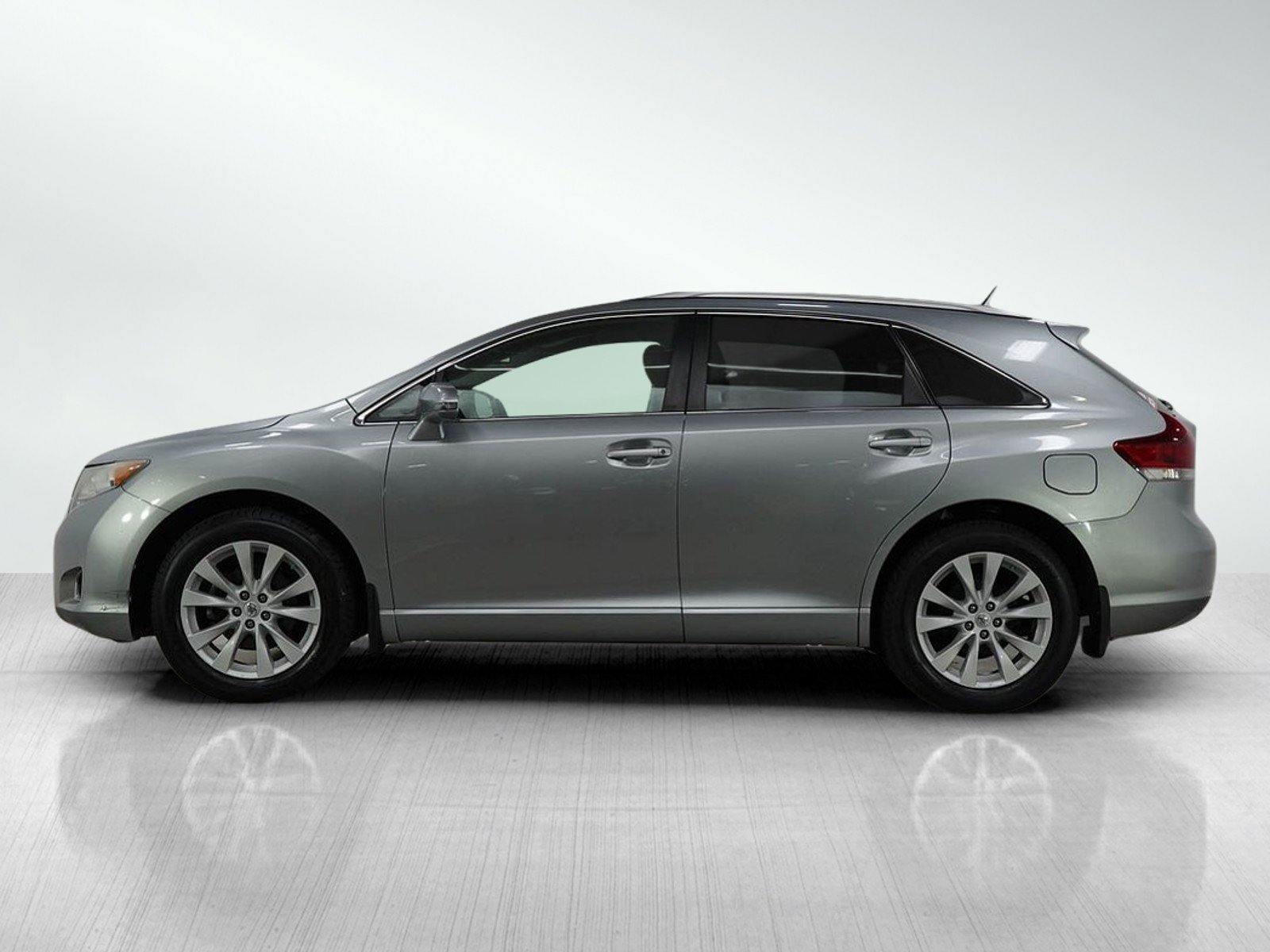 Used 2015 Toyota Venza LE with VIN 4T3BA3BB2FU070979 for sale in Burnsville, Minnesota