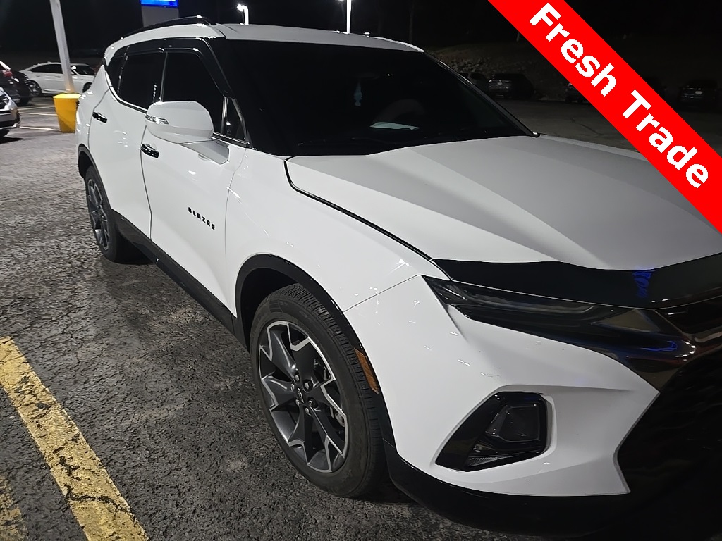 2019 Chevrolet Blazer RS photo 2