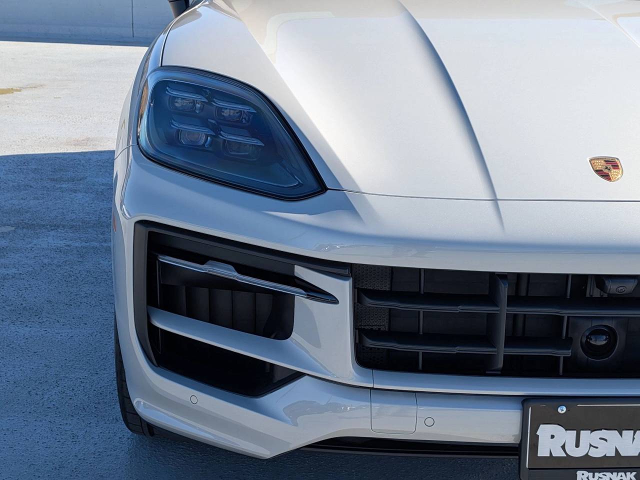 2025 Porsche Cayenne Base photo 11