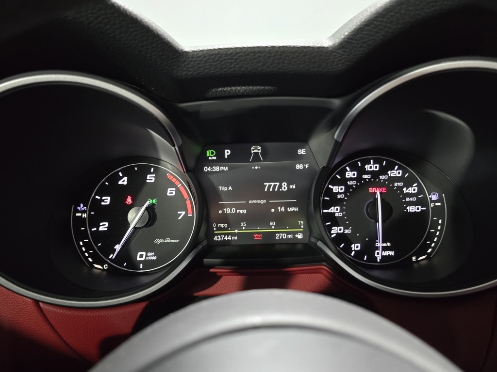 2019 Alfa Romeo Stelvio Base photo 17