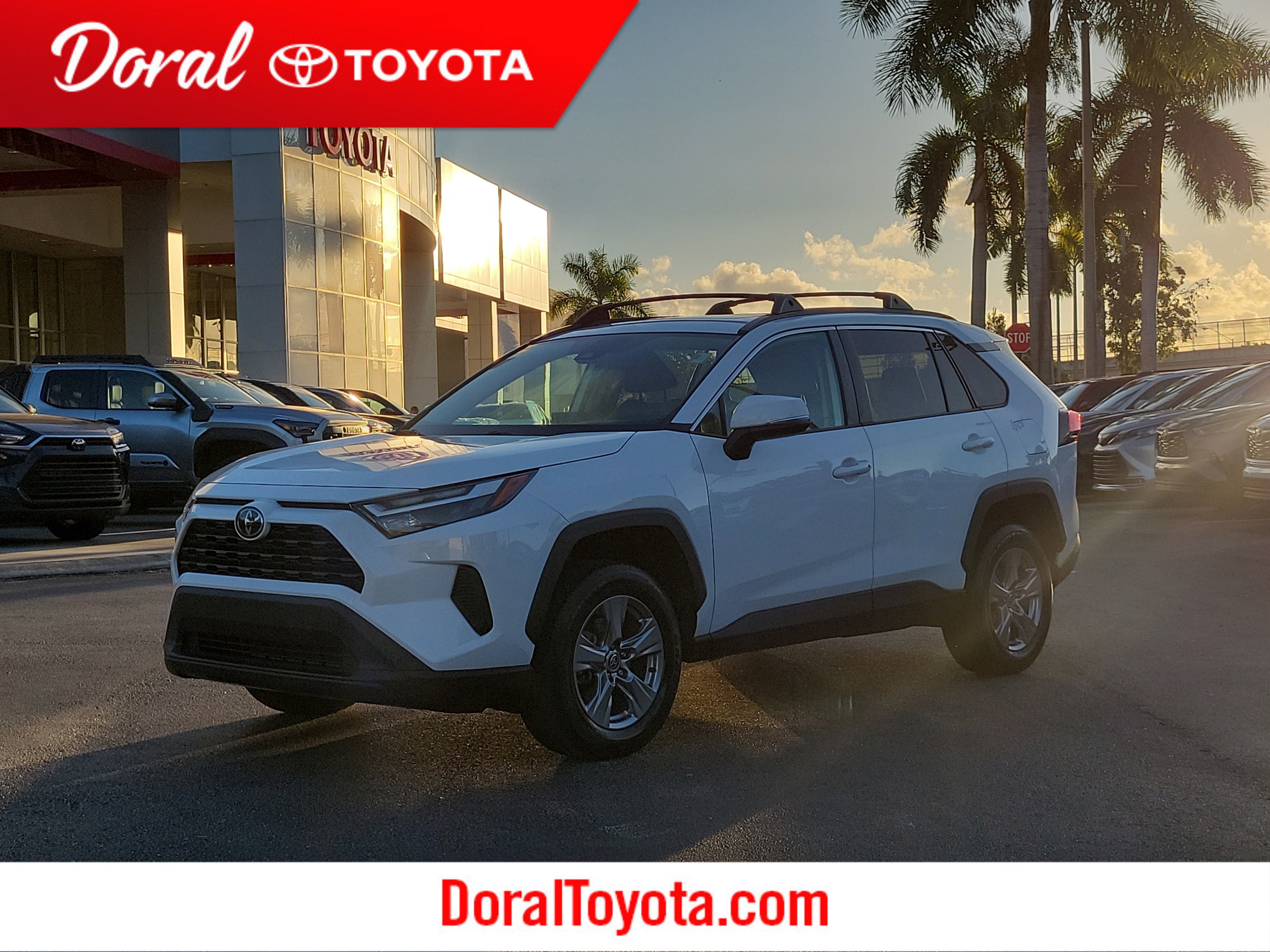 2022 Toyota RAV4 XLE's photo