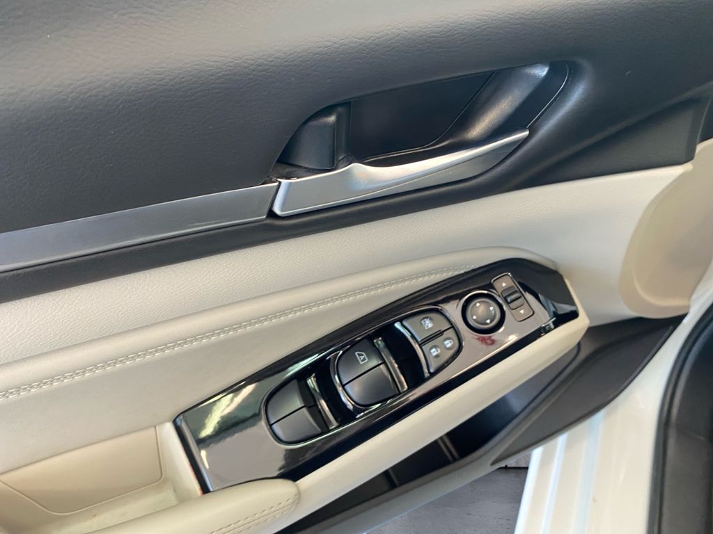 2023 Nissan Altima 2.5 SV photo 12
