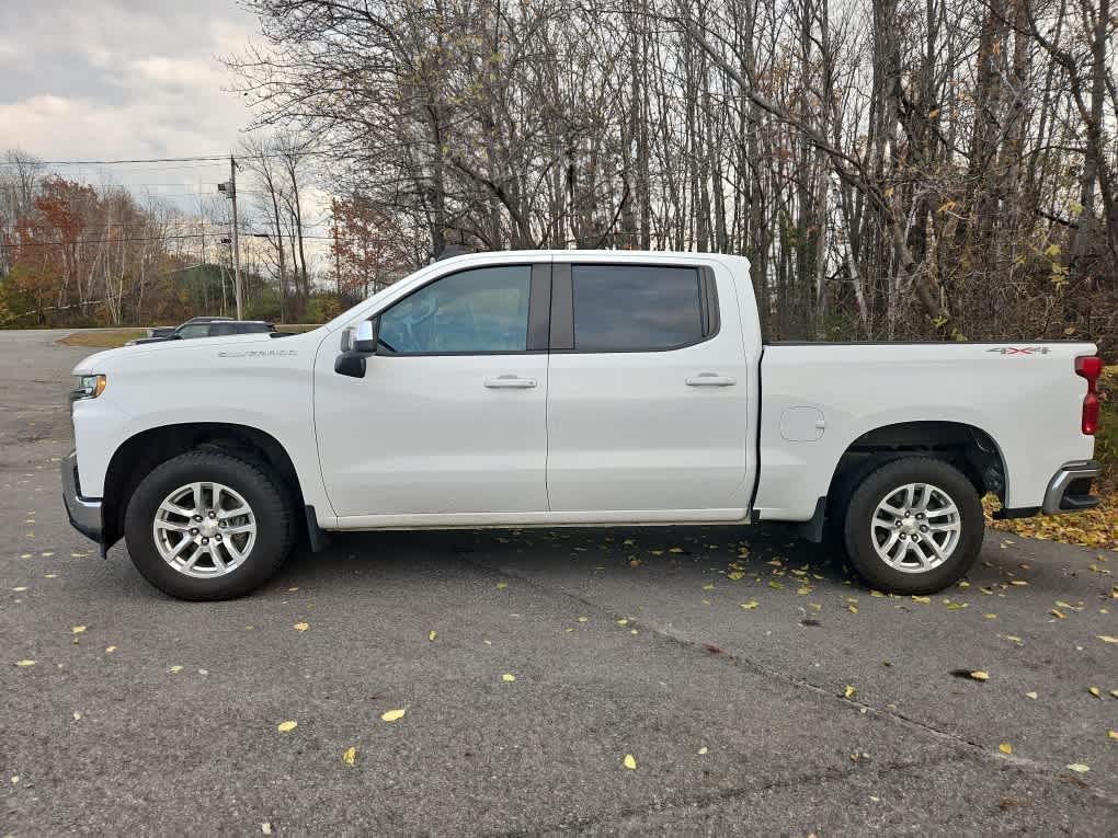 2022 Chevrolet Silverado 1500 LT photo 3
