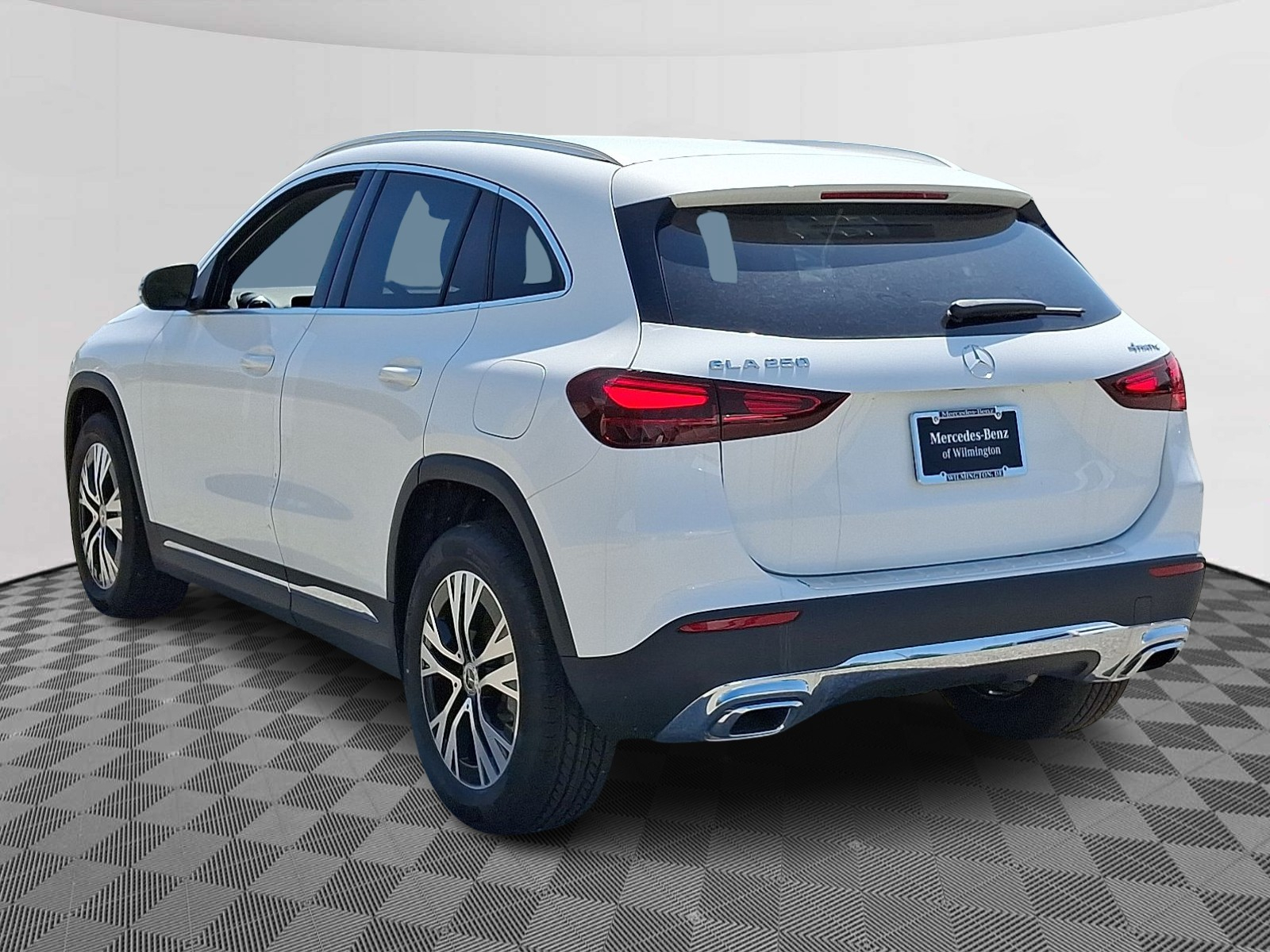 2025 Mercedes Benz GLA 250 4MATIC photo 4