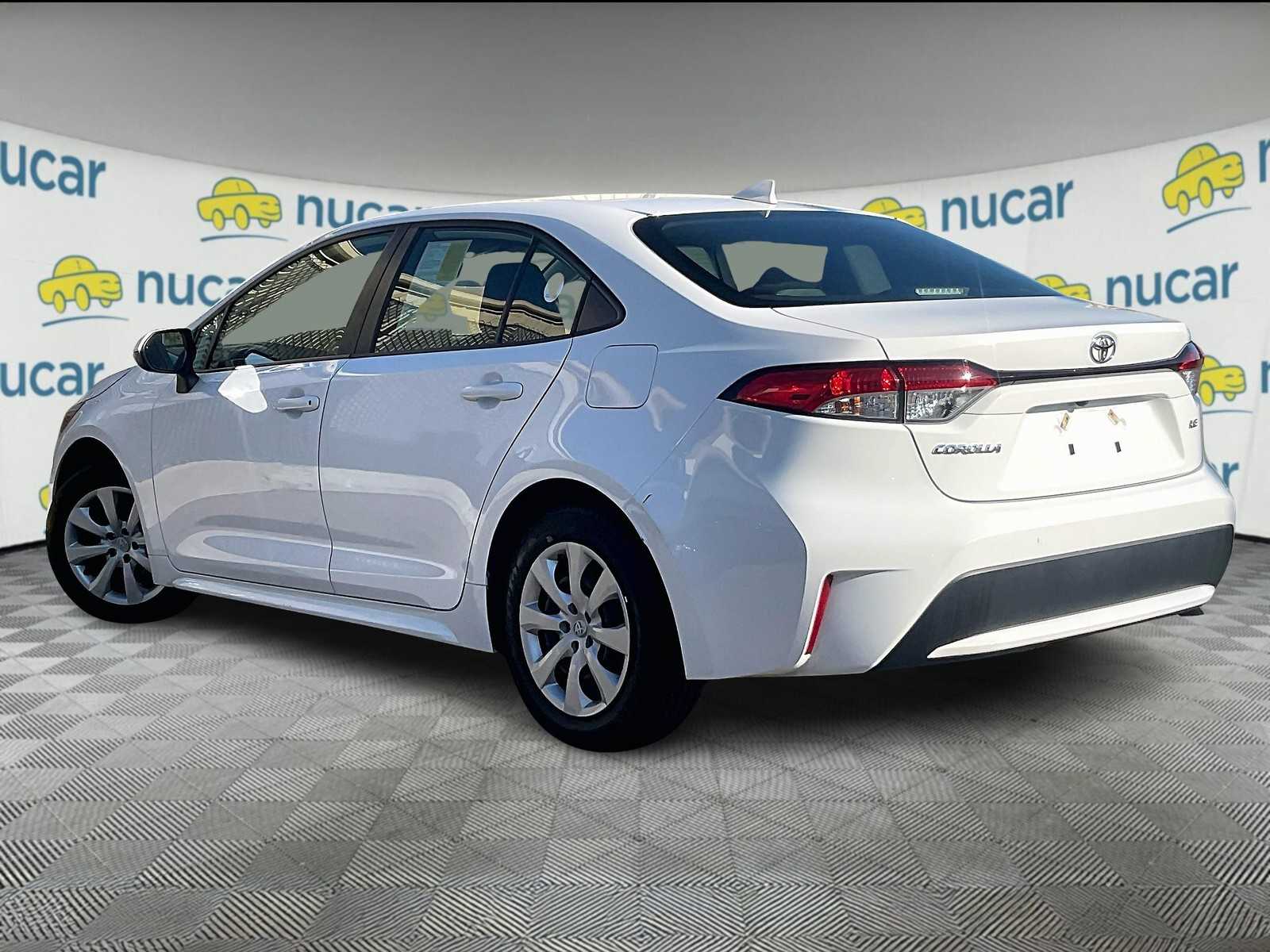 2022 Toyota Corolla LE photo 4
