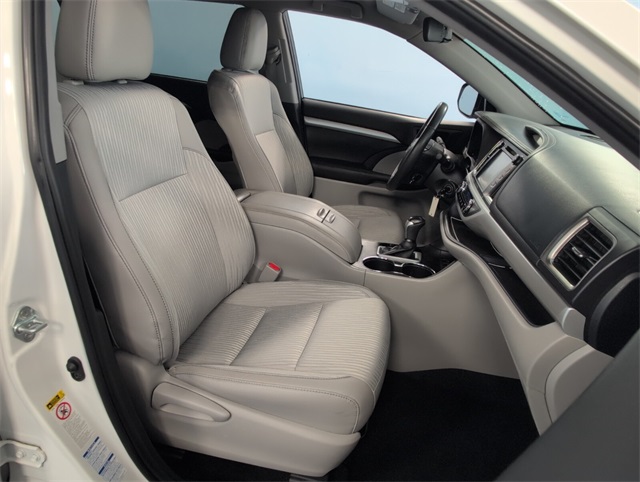 2019 Toyota Highlander LE Plus photo 15