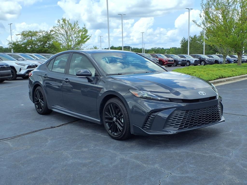 2025 Toyota Camry SE photo 8
