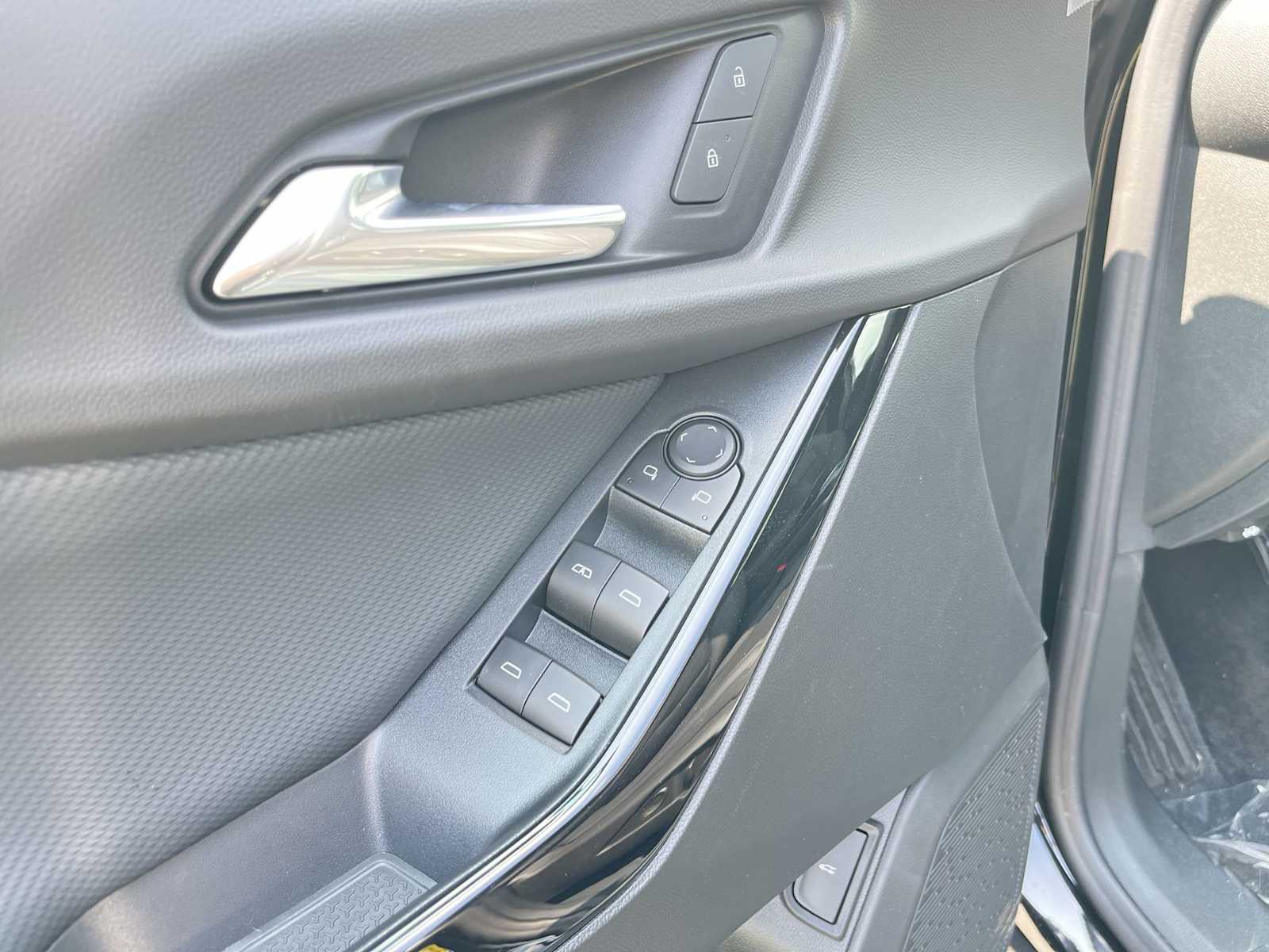 2026 Chevrolet Equinox LT photo 13