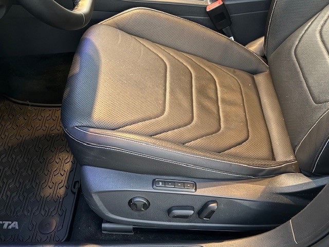 2023 Volkswagen Jetta 1.5T SEL photo 36