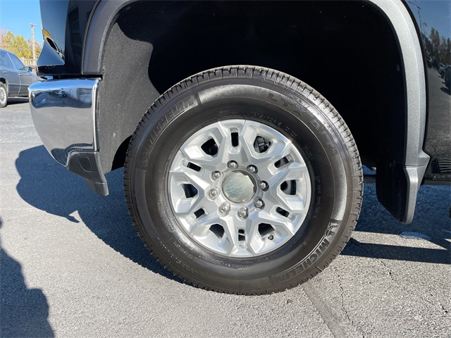 2025 CHEVROLET SILVERADO HD - Image 32