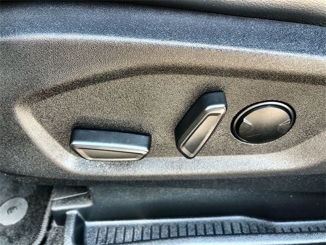 2024 Ford Edge SEL photo 3