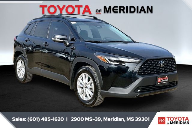 2024 Toyota Corolla Cross LE's photo