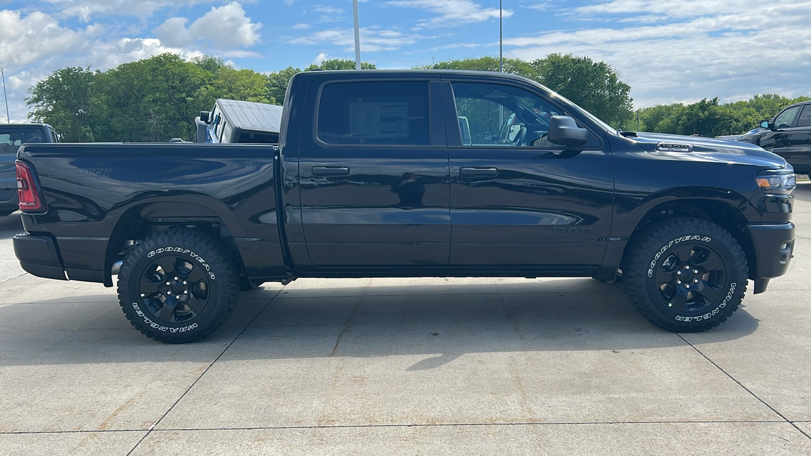 2025 Ram 1500 Tradesman Warlock photo 2