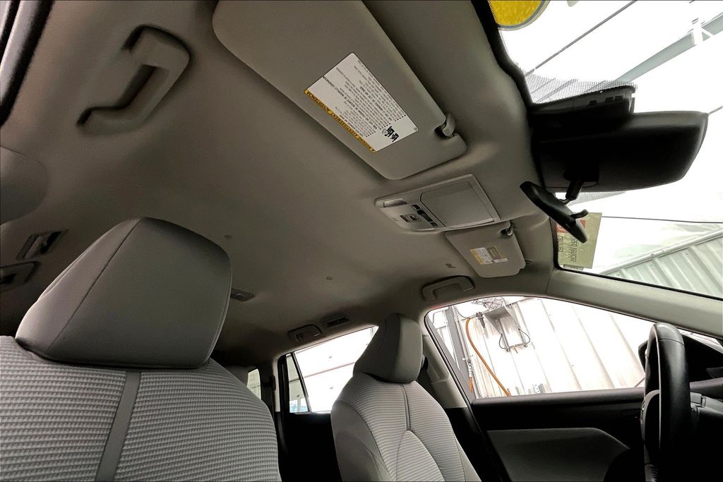 2021 Toyota Highlander Hybrid LE photo 20