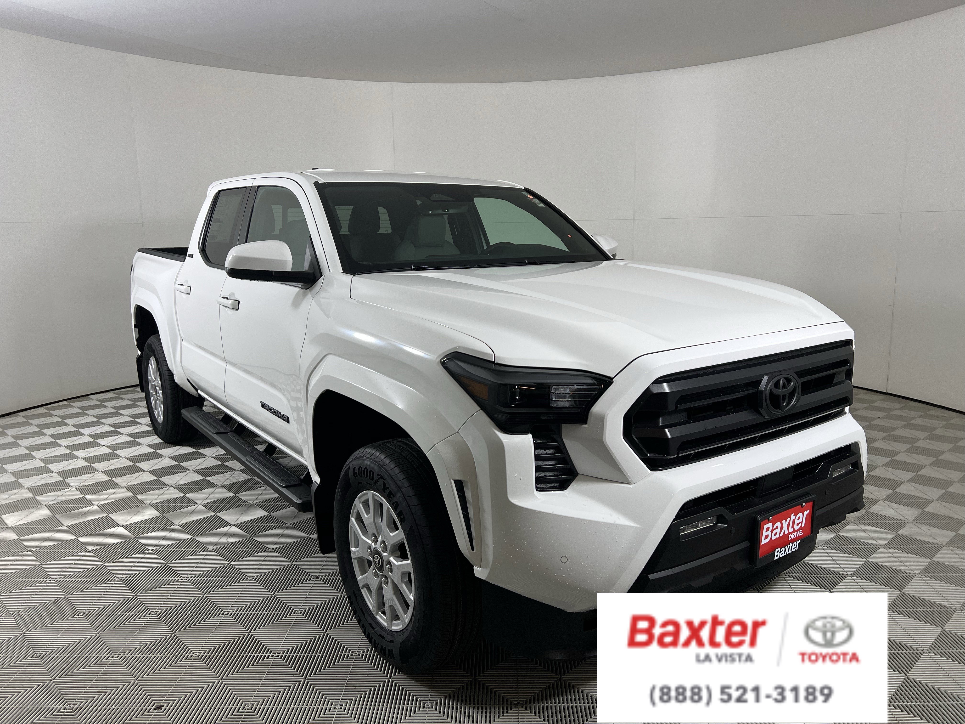 2025 Toyota Tacoma SR5's photo